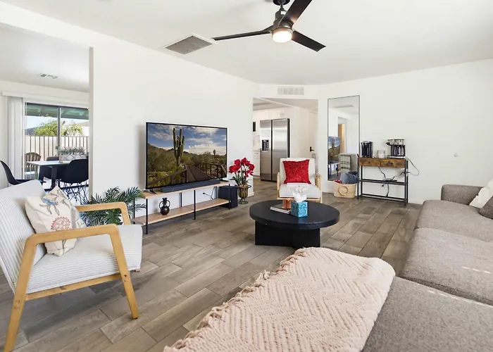 Modern Comphy In With Pool * Tempe