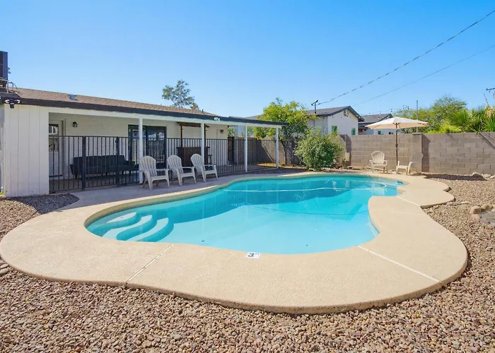 Ferienhaus Modern Comphy In With Pool Tempe