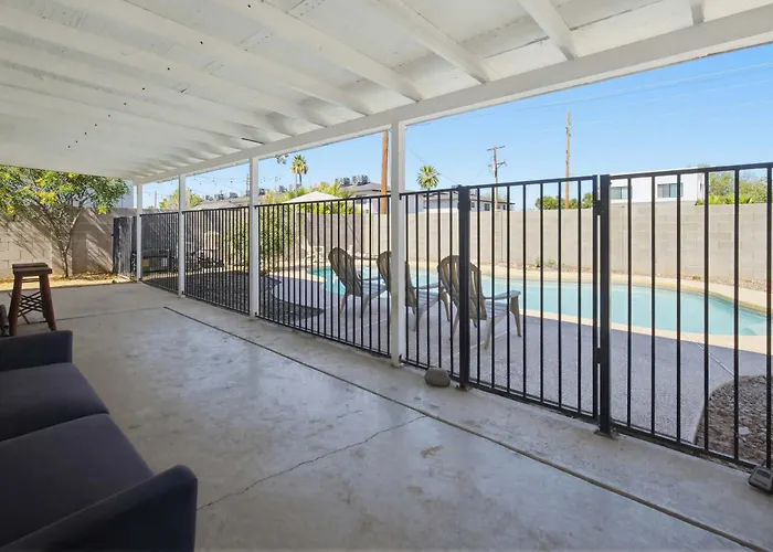 Modern Comphy In With Pool Ferienhaus